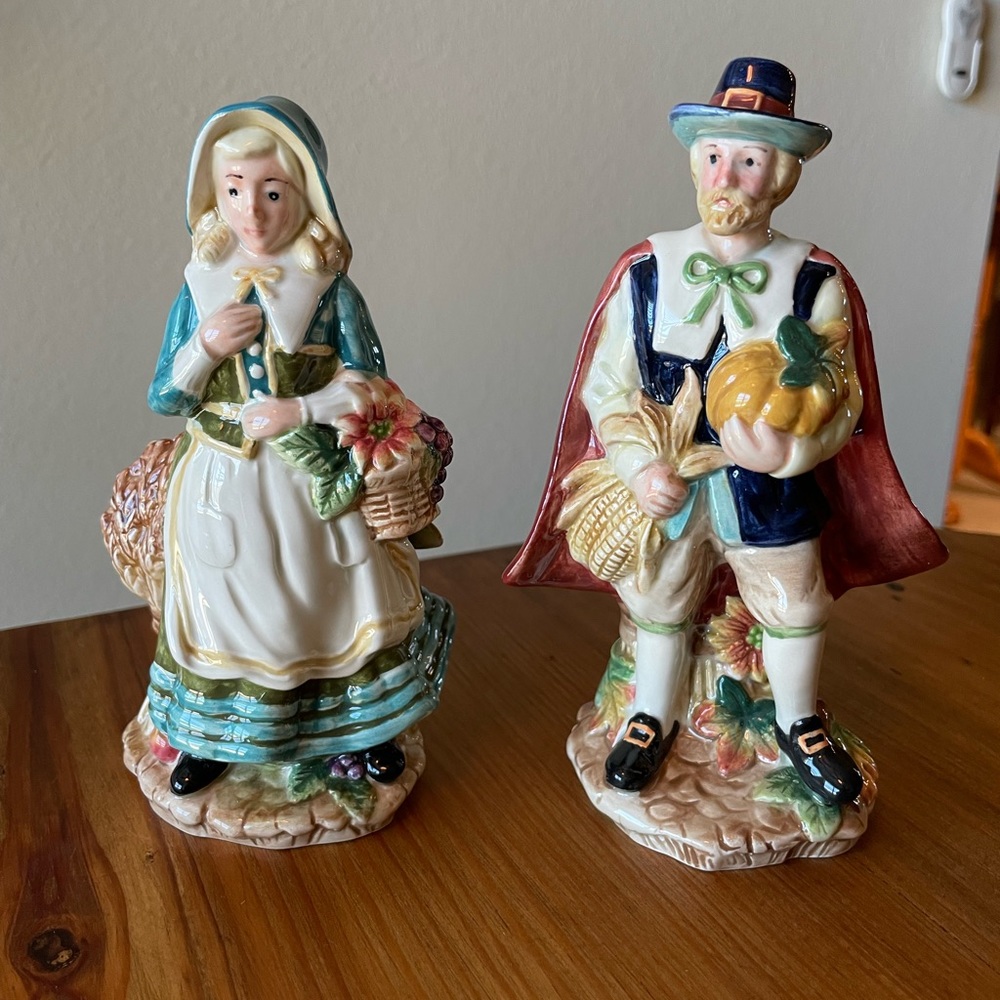 Fitz and Floyd Pilgrim Salt/Pepper Shakers